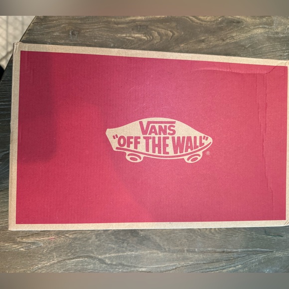 New in Box Vans SK8-Hi Boys Shoe in Black/Black/White Size 5M - Picture 9 of 10